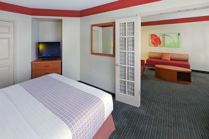 Imagen de la habitación del Hotel La Quinta Inn and Suites By Wyndham New Orleans Downtown. Foto 14