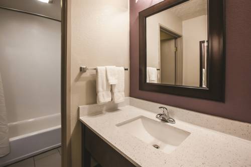 Imagen de la habitación del Hotel La Quinta Inn and Suites By Wyndham North Orem. Foto 9