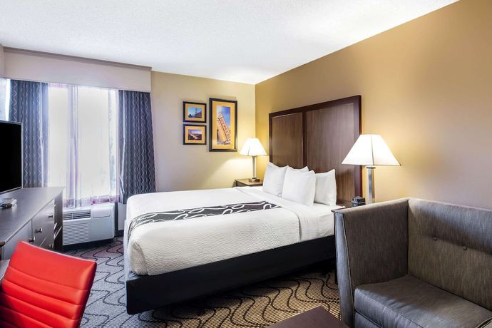 Imagen de la habitación del Hotel La Quinta Inn and Suites By Wyndham Oakland Airport Coliseum. Foto 2