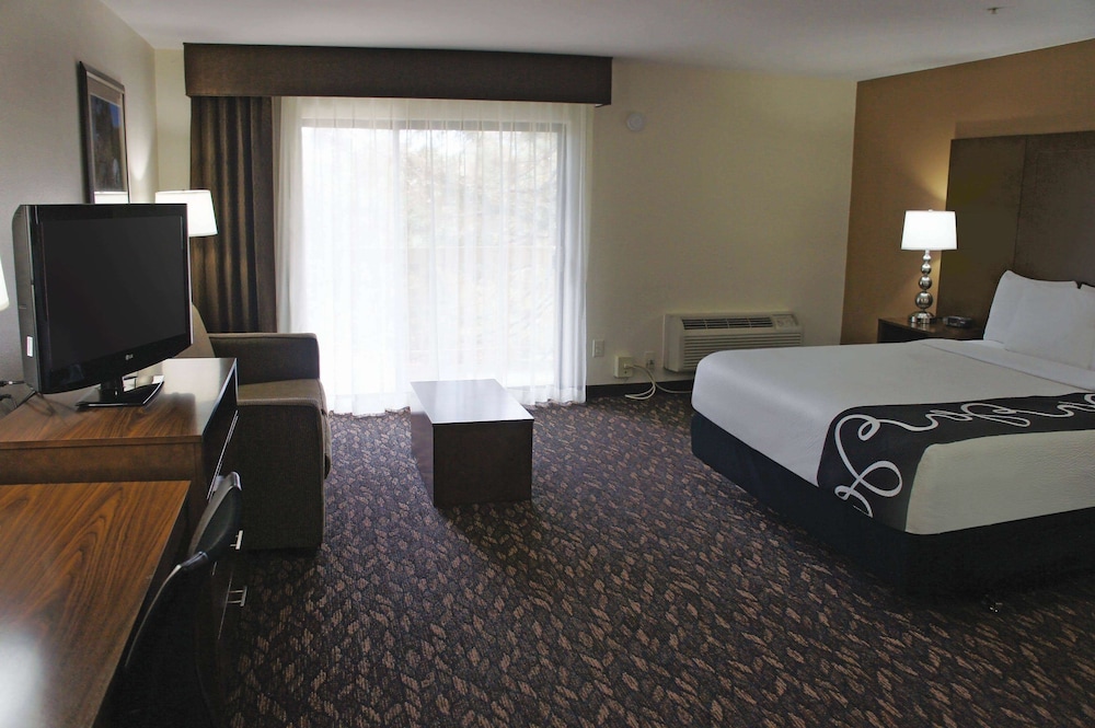 Imagen de la habitación del Hotel La Quinta Inn and Suites By Wyndham Oakland - Hayward. Foto 4