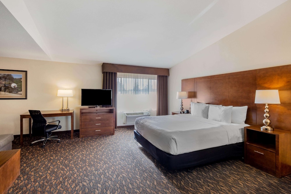 Imagen de la habitación del Hotel La Quinta Inn and Suites By Wyndham Oakland - Hayward. Foto 7