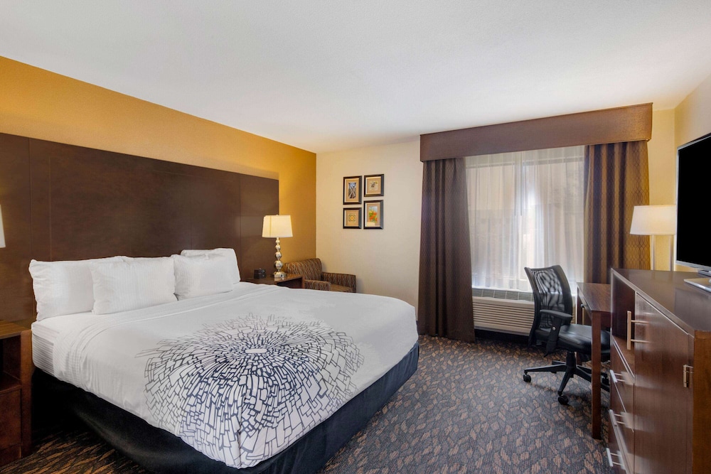 Imagen de la habitación del Hotel La Quinta Inn and Suites By Wyndham Oakland - Hayward. Foto 9