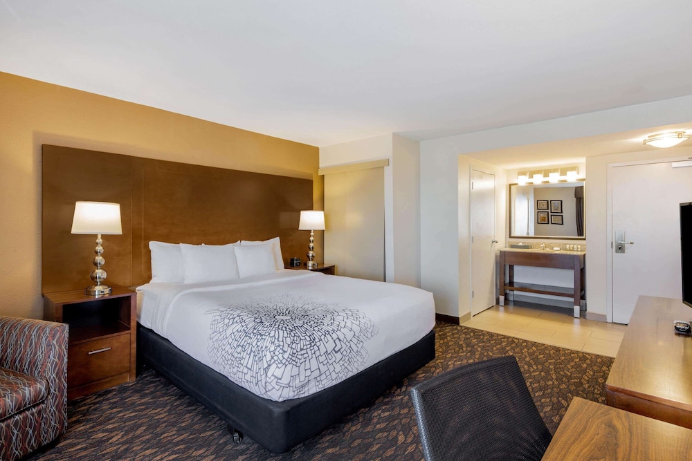 Imagen de la habitación del Hotel La Quinta Inn and Suites By Wyndham Oakland - Hayward. Foto 14