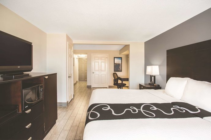 Imagen de la habitación del Hotel La Quinta Inn and Suites By Wyndham Oceanfront Daytona Beach. Foto 6