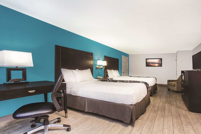 Imagen de la habitación del Hotel La Quinta Inn and Suites By Wyndham Oceanfront Daytona Beach. Foto 8