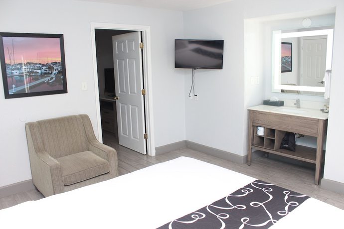 Imagen de la habitación del Hotel La Quinta Inn and Suites By Wyndham Oceanfront Daytona Beach. Foto 10