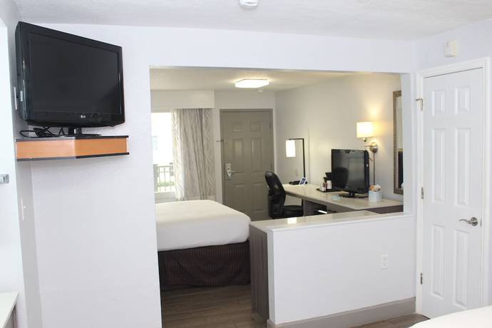 Imagen de la habitación del Hotel La Quinta Inn and Suites By Wyndham Oceanfront Daytona Beach. Foto 14