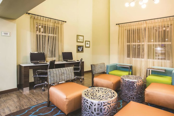 Imagen de los interiores del Hotel La Quinta Inn and Suites By Wyndham Oceanfront Daytona Beach. Foto 20