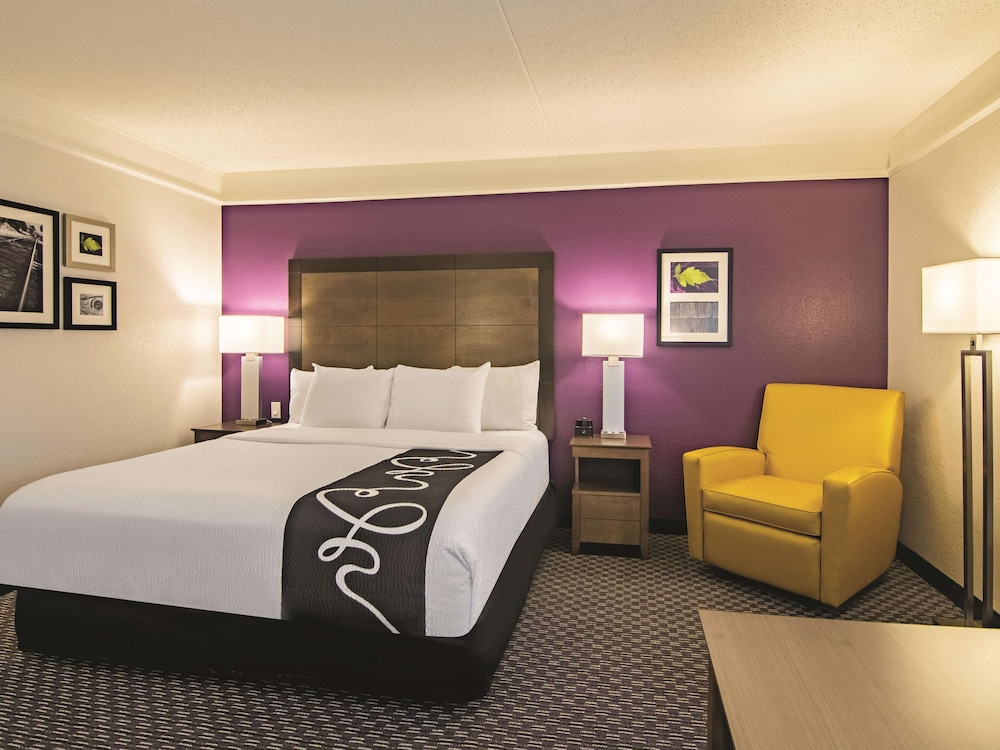 Imagen de la habitación del Hotel La Quinta Inn and Suites By Wyndham Oklahoma City Norman. Foto 8