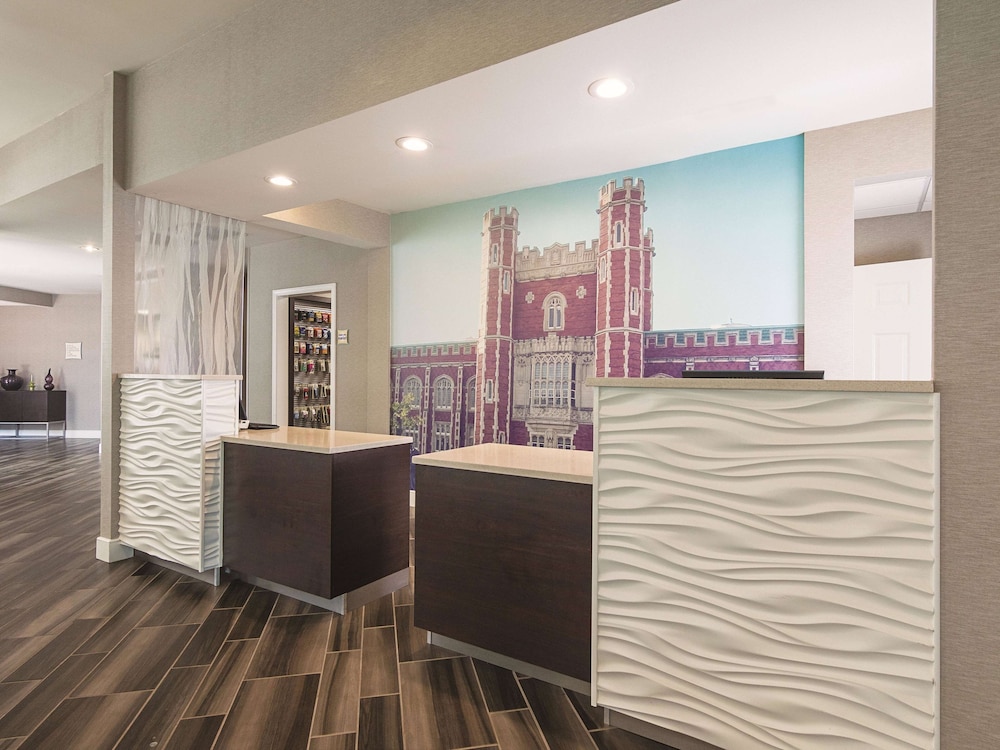 Imagen de los interiores del Hotel La Quinta Inn and Suites By Wyndham Oklahoma City Norman. Foto 19