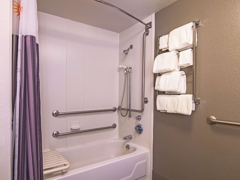 Imagen de la habitación del Hotel La Quinta Inn and Suites By Wyndham Oklahoma City Norman. Foto 14