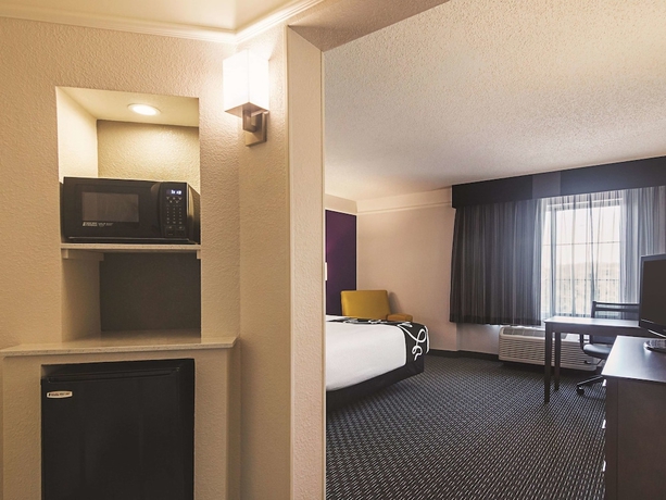 Imagen de la habitación del Hotel La Quinta Inn and Suites By Wyndham Oklahoma City - Nw Expwy. Foto 10