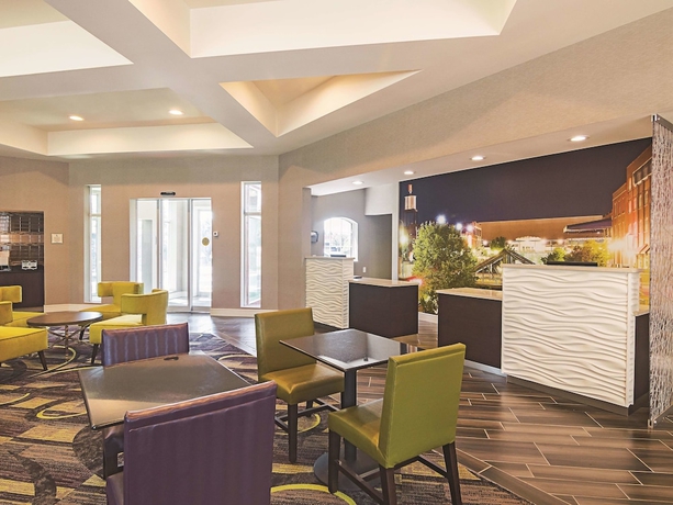 Imagen de los interiores del Hotel La Quinta Inn and Suites By Wyndham Oklahoma City - Nw Expwy. Foto 18