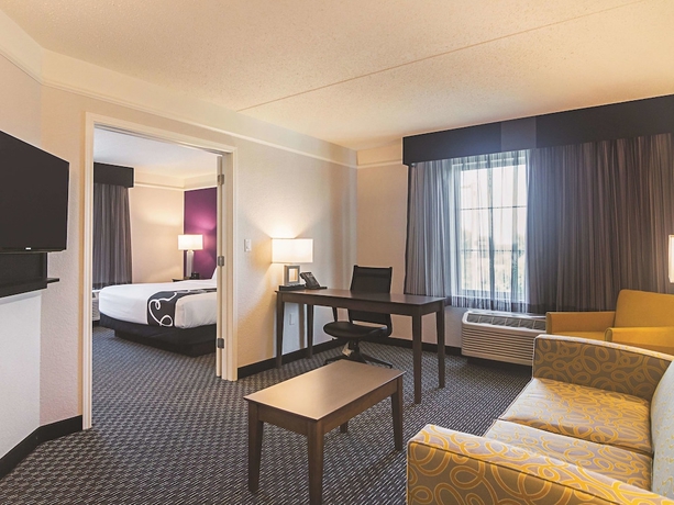 Imagen de la habitación del Hotel La Quinta Inn and Suites By Wyndham Oklahoma City - Nw Expwy. Foto 15