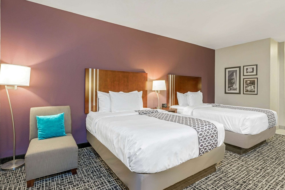 Imagen de la habitación del Hotel La Quinta Inn and Suites By Wyndham Oklahoma City -yukon. Foto 3