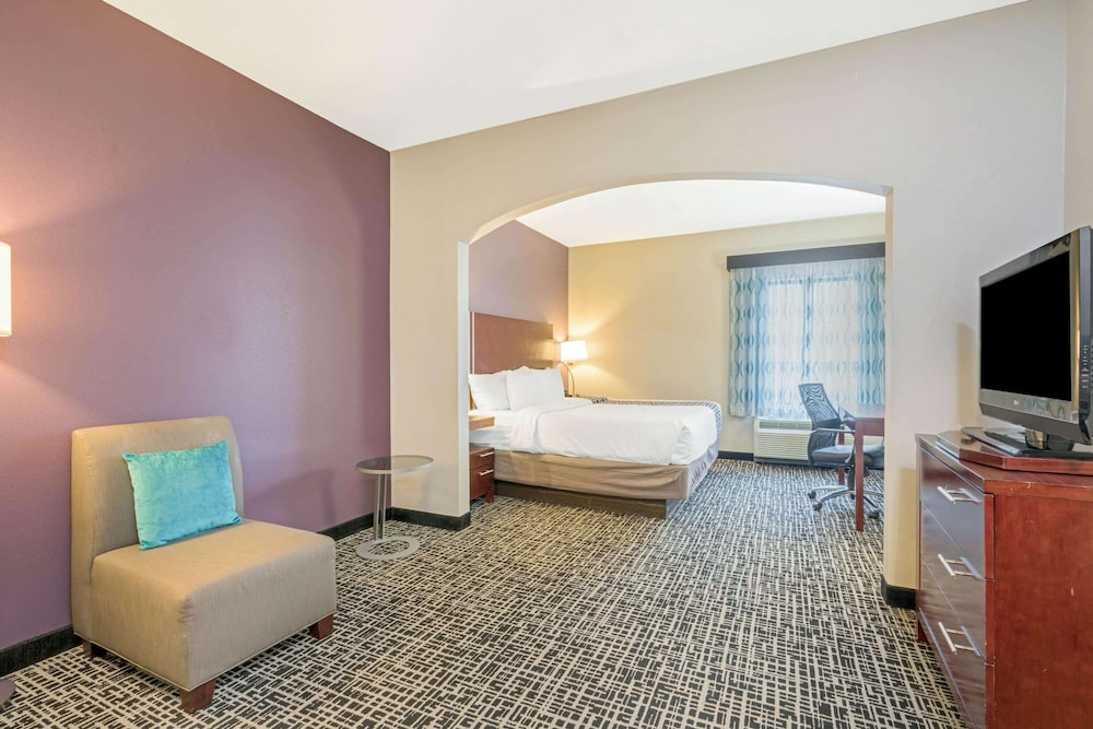 Imagen de la habitación del Hotel La Quinta Inn and Suites By Wyndham Oklahoma City -yukon. Foto 8