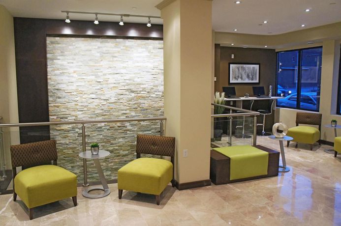 Imagen de los interiores del Hotel La Quinta Inn and Suites By Wyndham Oshawa. Foto 13