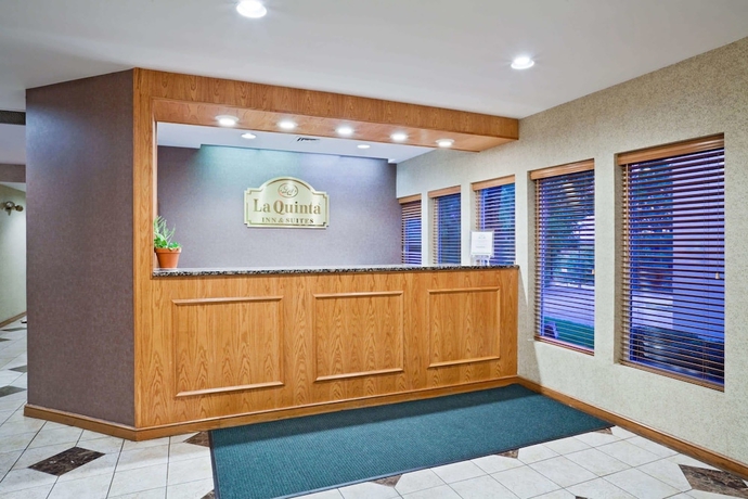Imagen de los interiores del Hotel La Quinta Inn and Suites By Wyndham Overland Park. Foto 8