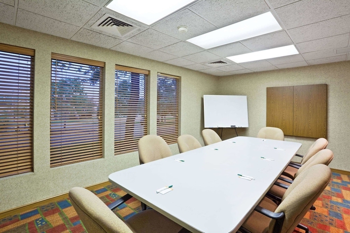 Imagen de los interiores del Hotel La Quinta Inn and Suites By Wyndham Overland Park. Foto 16