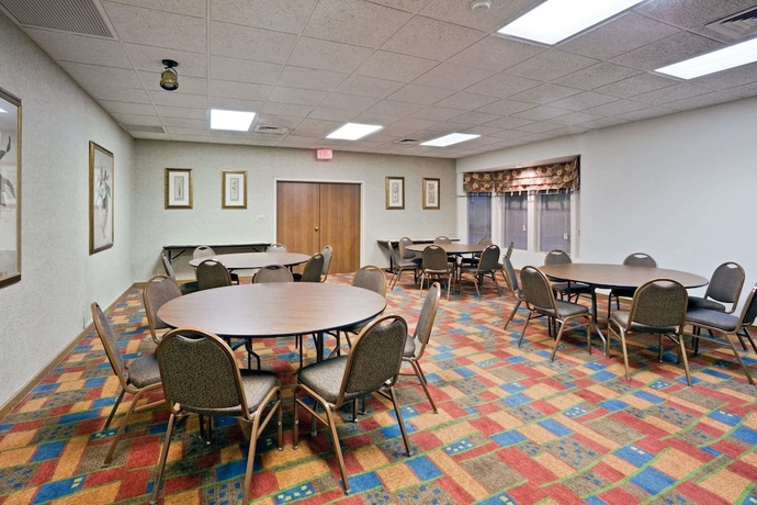 Imagen de los interiores del Hotel La Quinta Inn and Suites By Wyndham Overland Park. Foto 17