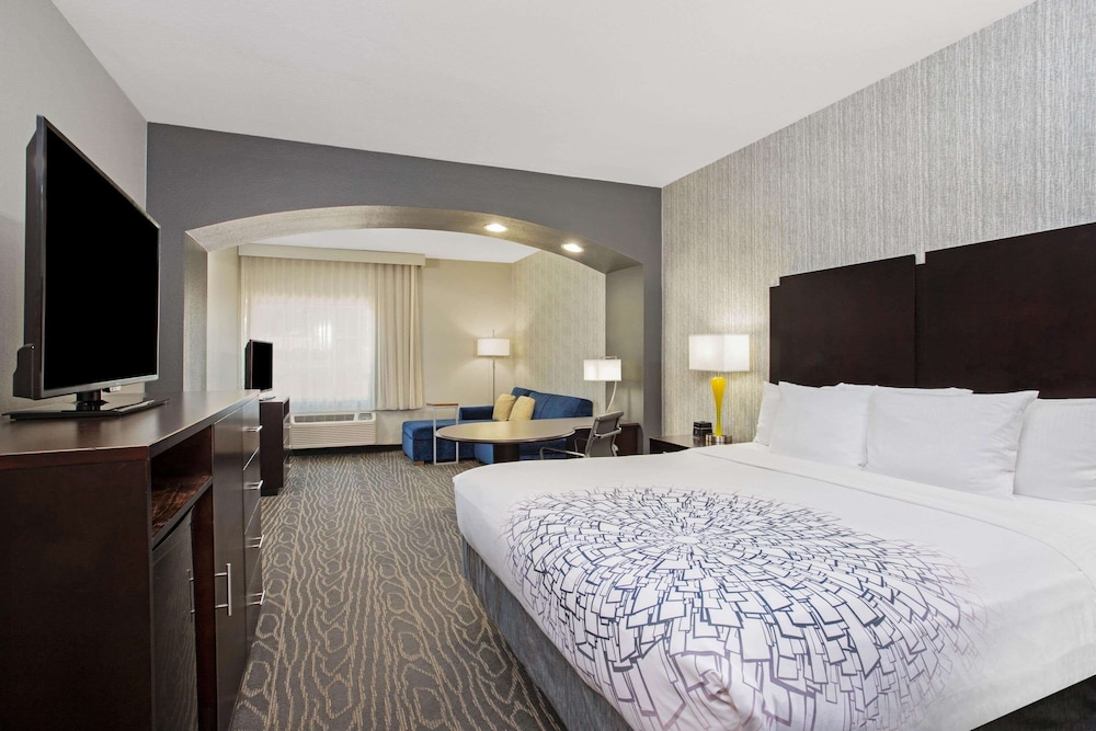 Imagen de la habitación del Hotel La Quinta Inn and Suites By Wyndham Palestine. Foto 8