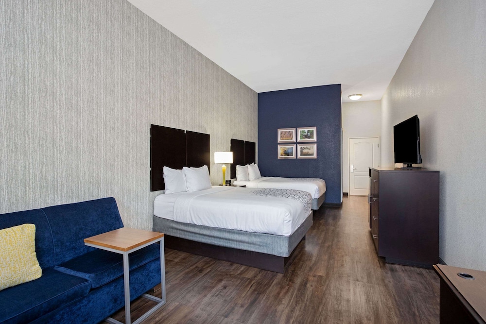 Imagen de la habitación del Hotel La Quinta Inn and Suites By Wyndham Palestine. Foto 14