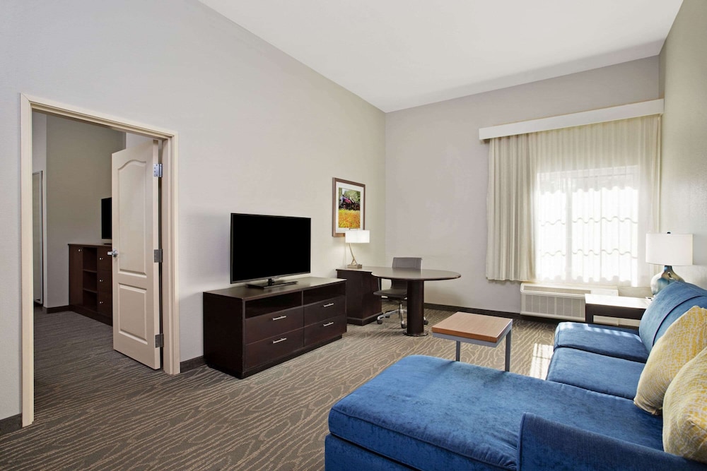 Imagen de la habitación del Hotel La Quinta Inn and Suites By Wyndham Palestine. Foto 15