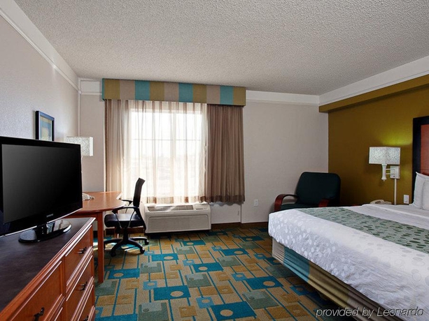 Imagen de la habitación del Hotel La Quinta Inn and Suites By Wyndham Phoenix Chandler. Foto 6