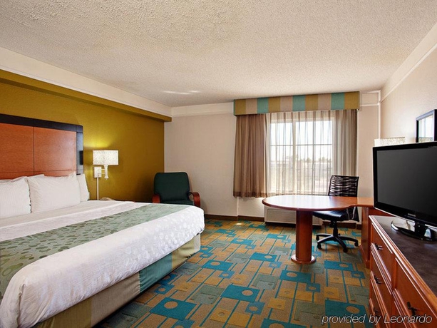 Imagen de la habitación del Hotel La Quinta Inn and Suites By Wyndham Phoenix Chandler. Foto 7