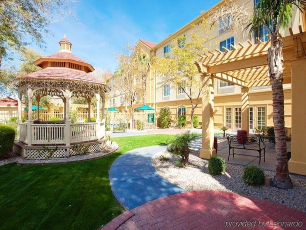 Imagen de los exteriores del Hotel La Quinta Inn and Suites By Wyndham Phoenix Chandler. Foto 13