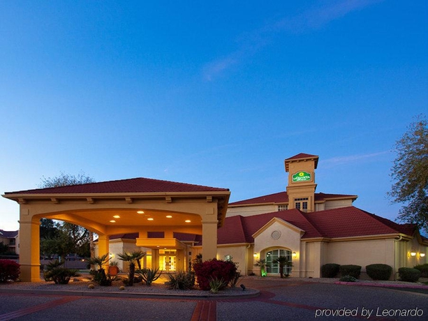 Imagen de los exteriores del Hotel La Quinta Inn and Suites By Wyndham Phoenix Chandler. Foto 14