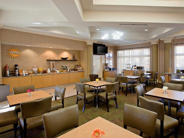 Imagen del bar/restaurante del Hotel La Quinta Inn and Suites By Wyndham Phoenix Chandler. Foto 3