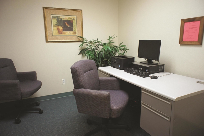 Imagen de los interiores del Hotel La Quinta Inn and Suites By Wyndham Phoenix Mesa West. Foto 11