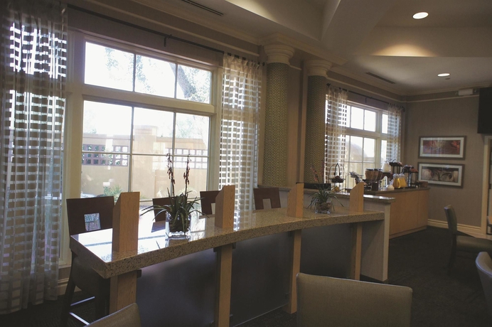 Imagen del bar/restaurante del Hotel La Quinta Inn and Suites By Wyndham Phoenix West Peoria. Foto 5