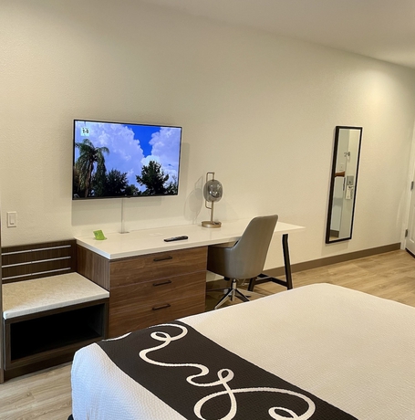 Imagen de la habitación del Hotel La Quinta Inn and Suites By Wyndham Port Arthur. Foto 5