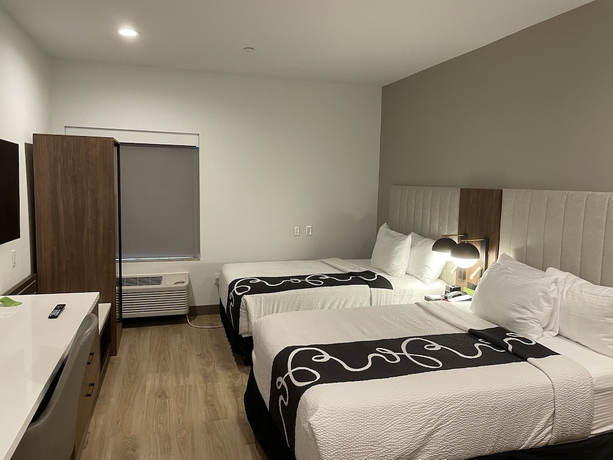 Imagen de la habitación del Hotel La Quinta Inn and Suites By Wyndham Port Arthur. Foto 7