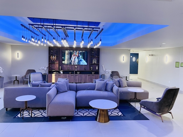 Imagen de los interiores del Hotel La Quinta Inn and Suites By Wyndham Port Arthur. Foto 17