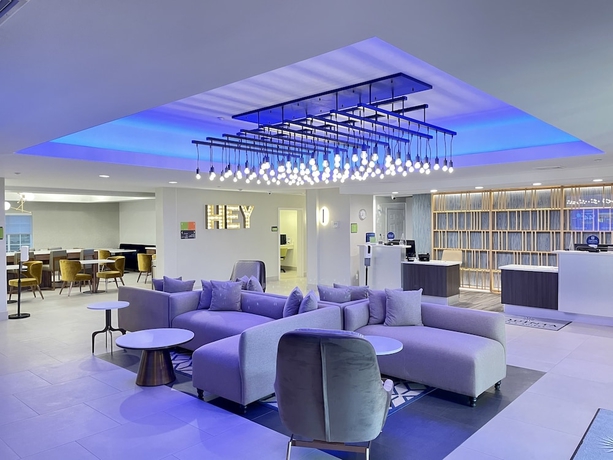 Imagen de los interiores del Hotel La Quinta Inn and Suites By Wyndham Port Arthur. Foto 19