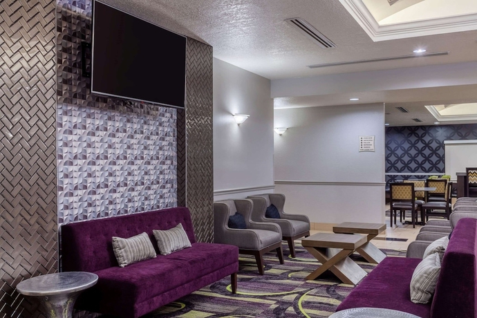 Imagen de los interiores del Hotel La Quinta Inn and Suites By Wyndham Port Orange / Daytona. Foto 17