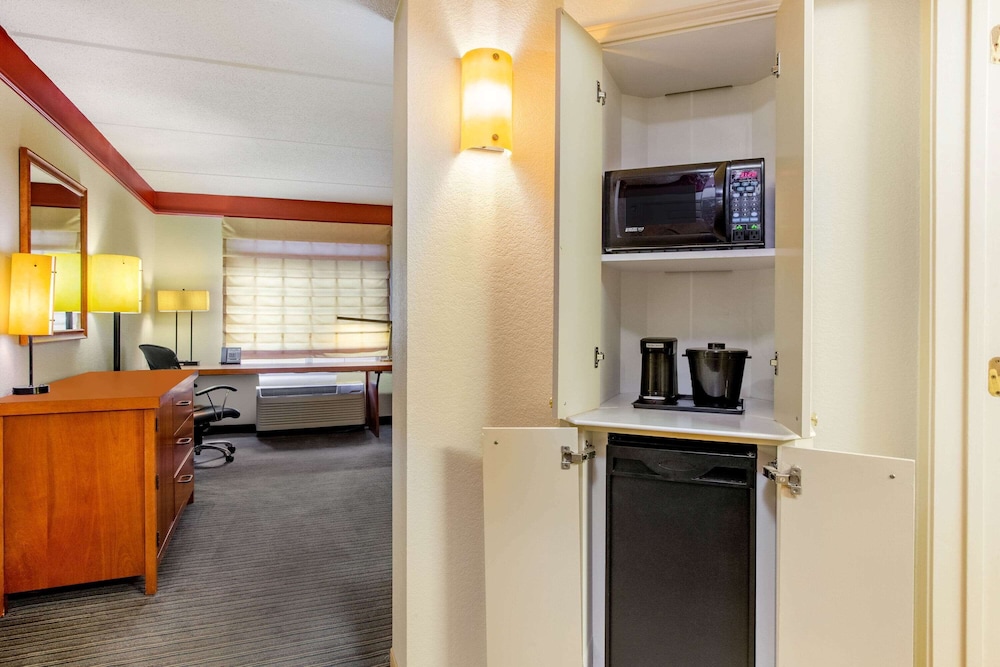 Imagen de la habitación del Hotel La Quinta Inn and Suites By Wyndham Raleigh Crabtree. Foto 4