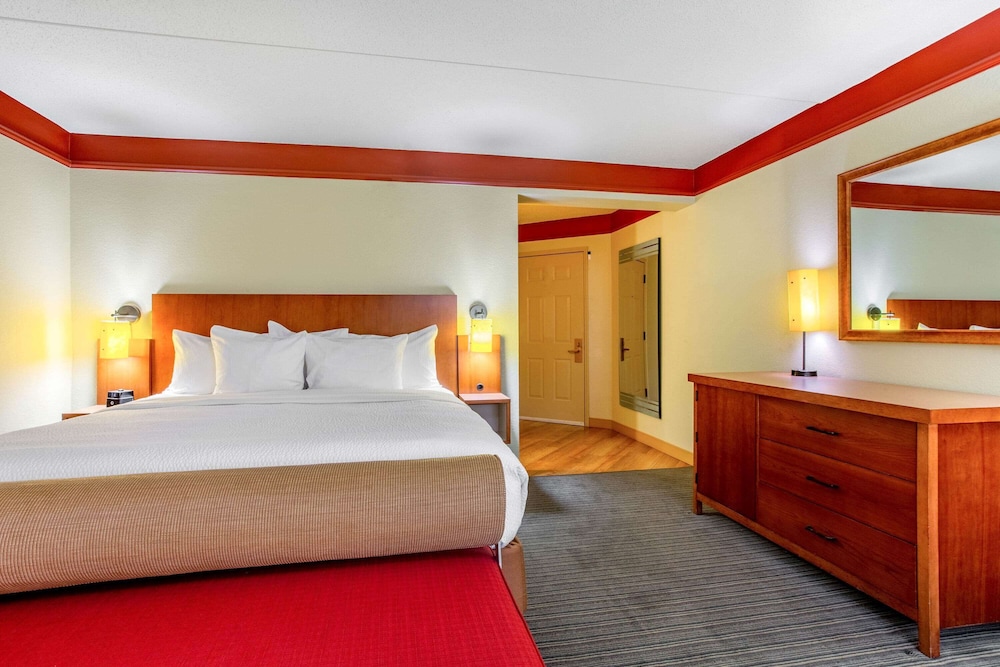 Imagen de la habitación del Hotel La Quinta Inn and Suites By Wyndham Raleigh Crabtree. Foto 6