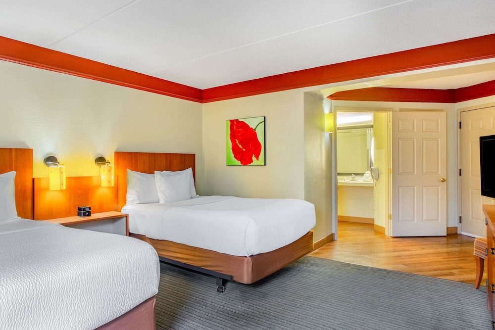 Imagen de la habitación del Hotel La Quinta Inn and Suites By Wyndham Raleigh Crabtree. Foto 7