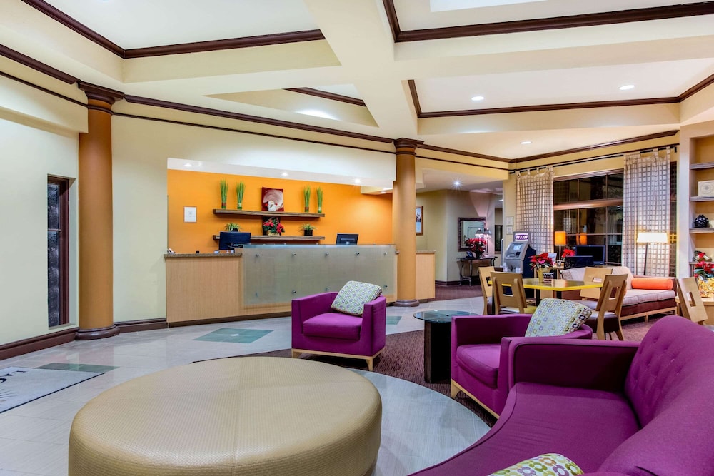 Imagen de los interiores del Hotel La Quinta Inn and Suites By Wyndham Raleigh Crabtree. Foto 18