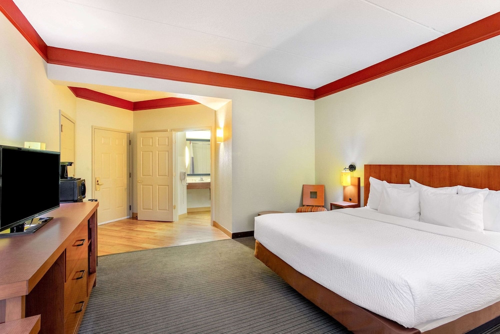 Imagen de la habitación del Hotel La Quinta Inn and Suites By Wyndham Raleigh Crabtree. Foto 11