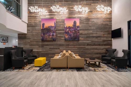 Imagen general del Hotel La Quinta Inn and Suites By Wyndham Raleigh Downtown North. Foto 1