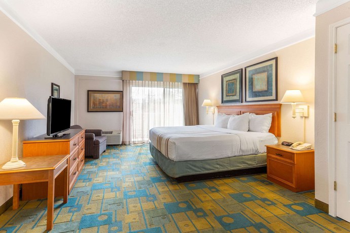 Imagen de la habitación del Hotel La Quinta Inn and Suites By Wyndham Redding. Foto 4