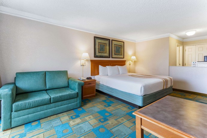 Imagen de la habitación del Hotel La Quinta Inn and Suites By Wyndham Redding. Foto 5