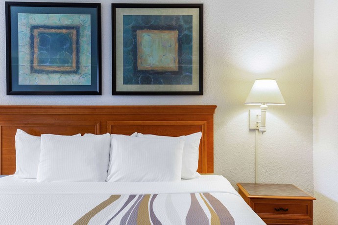 Imagen de la habitación del Hotel La Quinta Inn and Suites By Wyndham Redding. Foto 6