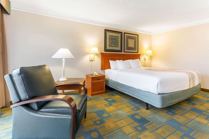 Imagen de la habitación del Hotel La Quinta Inn and Suites By Wyndham Redding. Foto 9