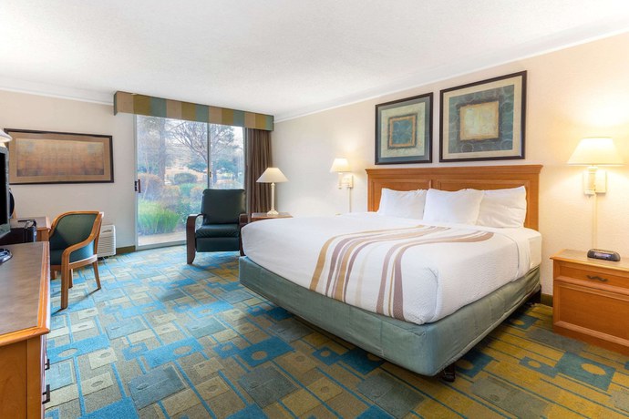 Imagen de la habitación del Hotel La Quinta Inn and Suites By Wyndham Redding. Foto 14